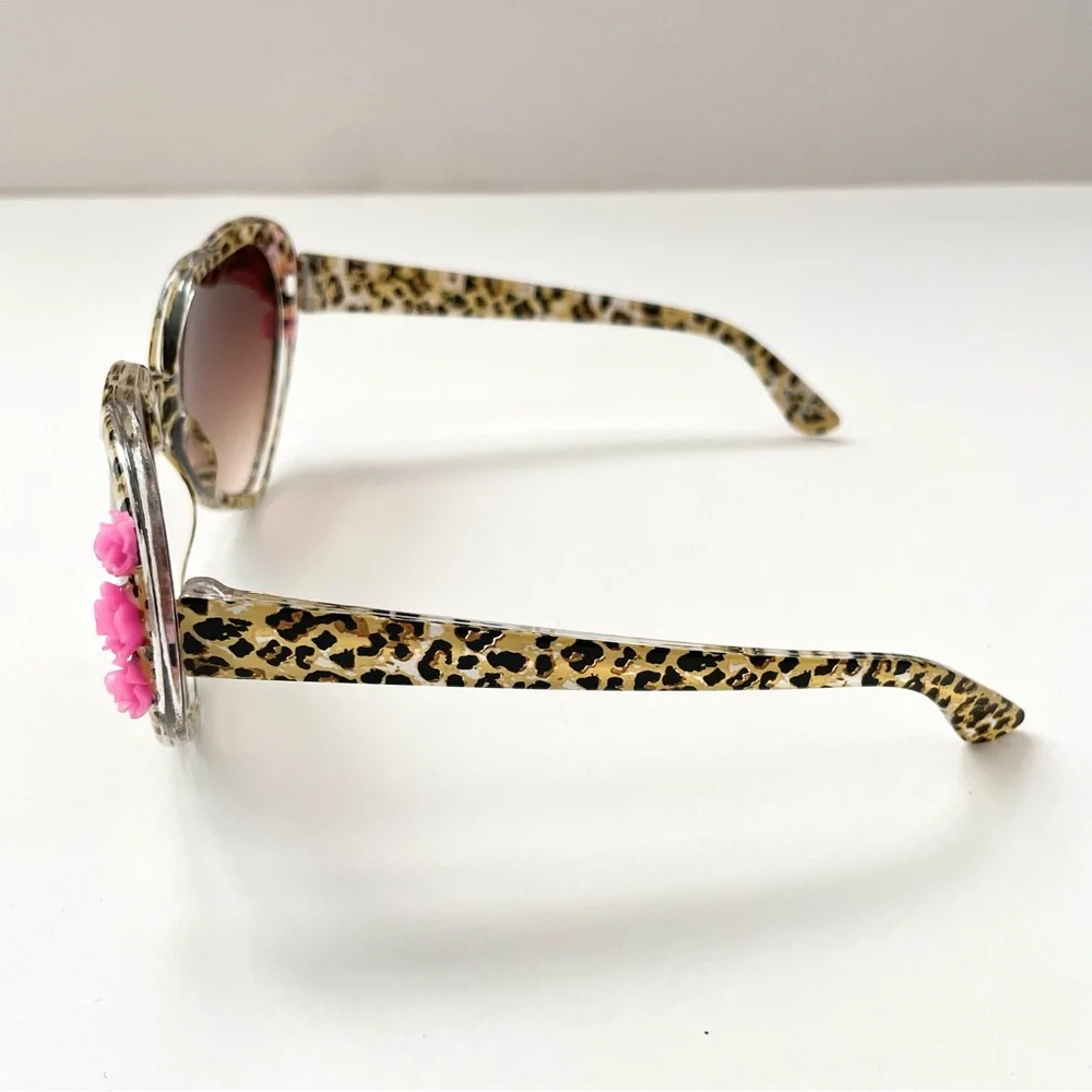 Retro Girls Heart Shape Sunglasses with Leopard Pattern and Roses